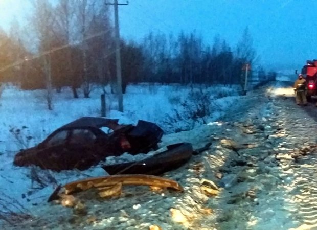 Три молодых человека погибли в ДТП на трассе М-4 Три молодых человека погибли в ДТП на трассе М-4