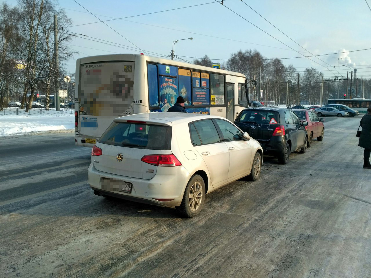 В Петербурге в массовое ДТП попала беременная женщина (2)