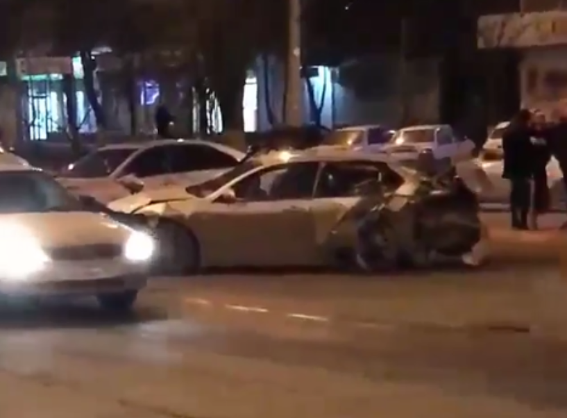 Две девушки пострадали в массовом ДТП в Краснодаре