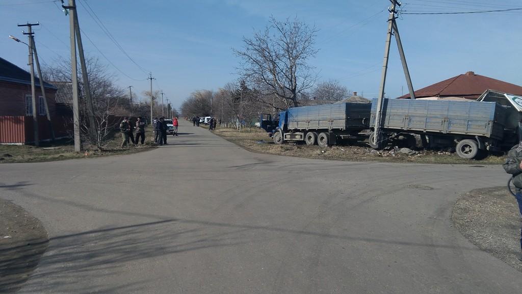 В Курганинском районе в ДТП погиб водитель КамАЗа (1)