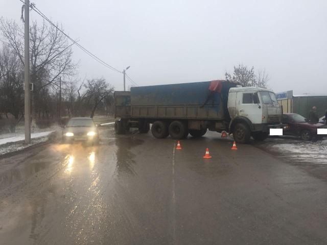 6-летняя девочка пострадала в ДТП с КамАЗом в Буденновске 6-летняя девочка пострадала в ДТП с КамАЗом в Буденновске (1)
