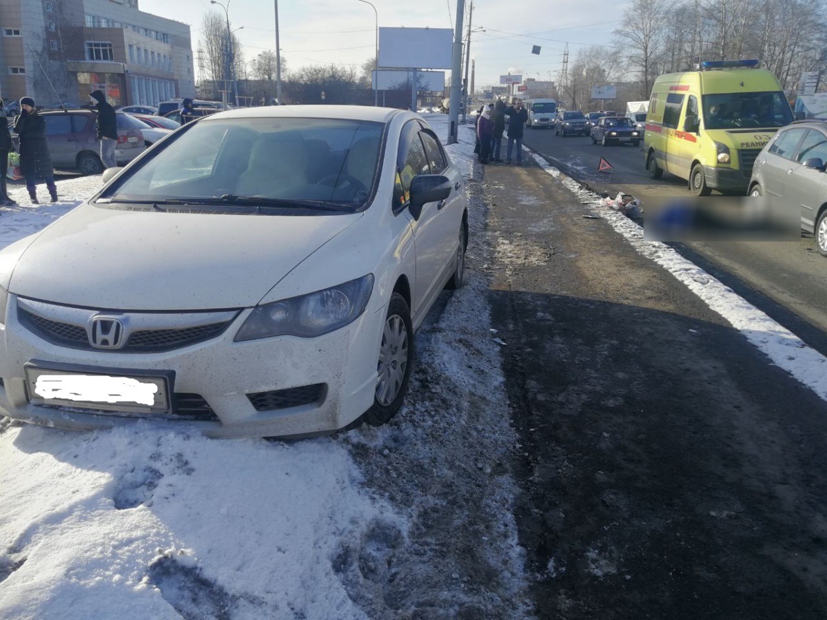 В Екатеринбурге на Высоцкого насмерть сбили мужчину c6f3b4f304f9a2ca32d8b1b577c537cc055257de_1200