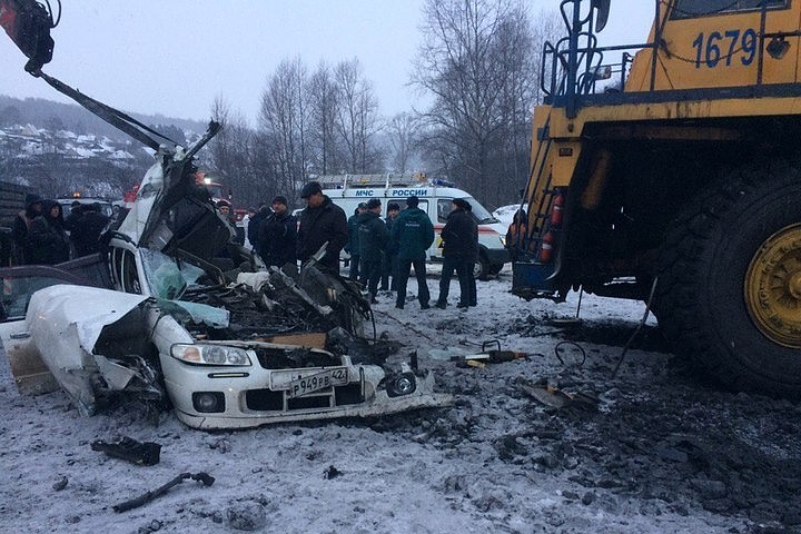 Два человека погибли в ДТП с БелАЗом в Новокузнецке Два человека погибли в ДТП с БелАЗом в Новокузнецке