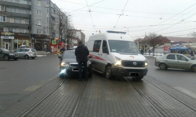 В Калининграде «скорая помощь» попала в ДТП