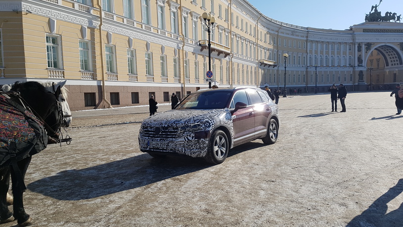 Volkswagen Touareg на Дворцовой площади