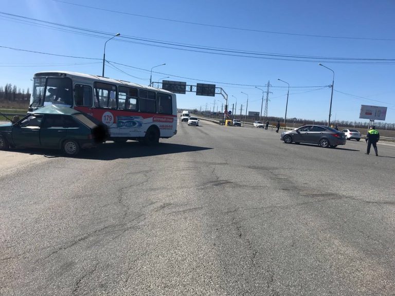 В ДТП с автобусом на Ставрополье погибла женщина В ДТП с автобусом на Ставрополье погибла женщина (2)