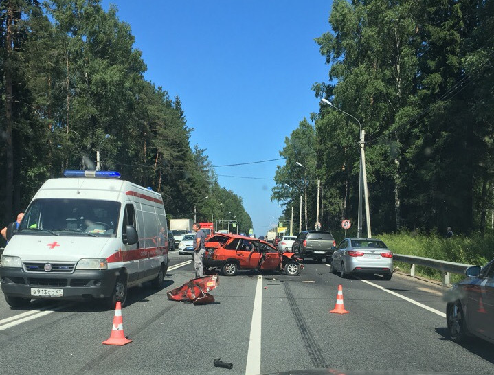 Водитель ВАЗа погиб в ДТП в Ленобласти Водитель ВАЗа погиб в ДТП в Ленобласти (3)