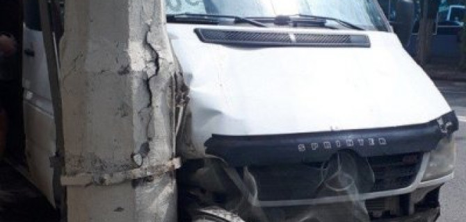 Пассажиры маршрутки пострадали в ДТП в Волгограде