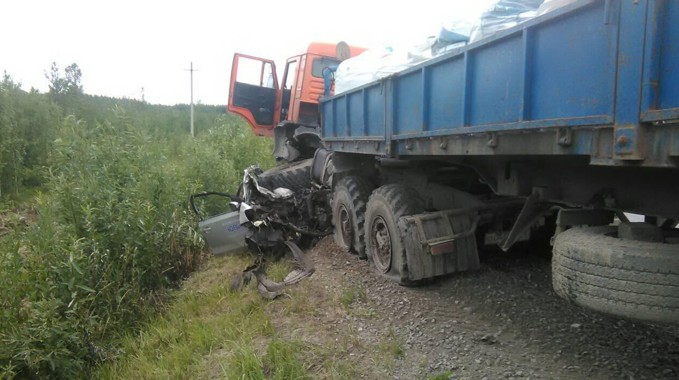 Три человека погибли в ДТП с КамАЗом в Югре Три человека погибли в ДТП с КамАЗом в Югре