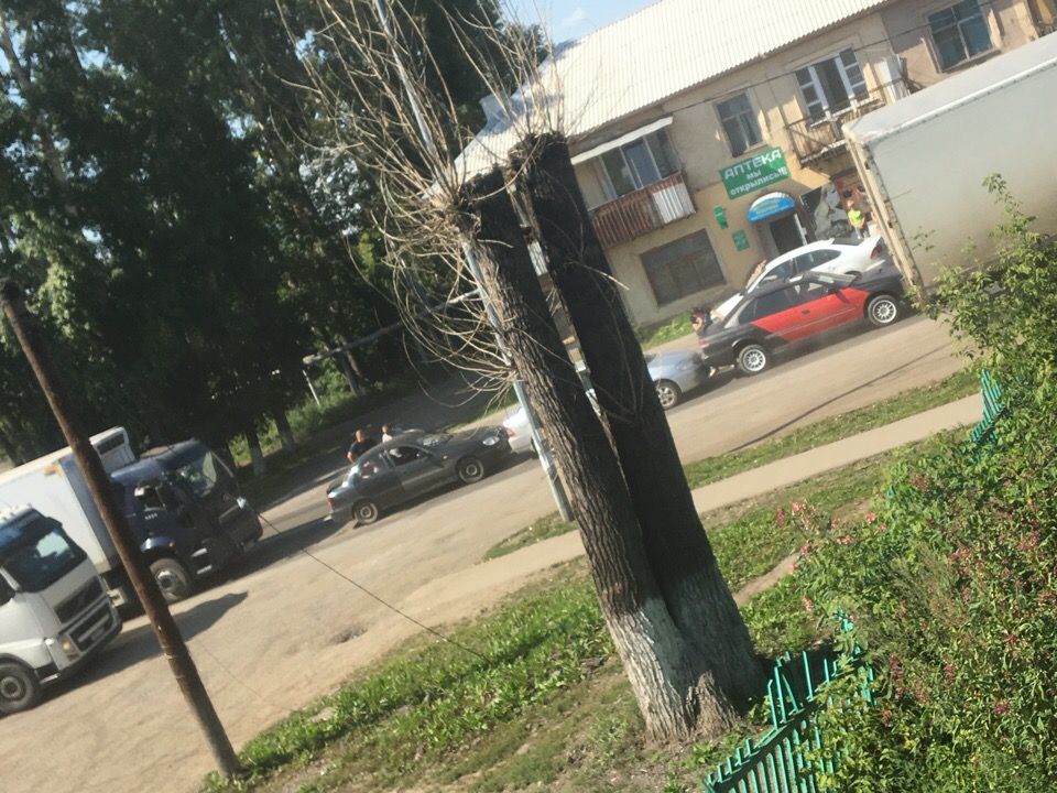 В Кемерове столкнулись четыре автомобиля