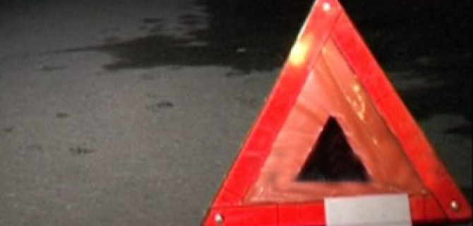 В Петербурге после столкновения с деревом погиб мотоциклист