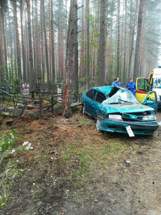 Во Всеволожске женщина-водитель погибла в ДТП на кладбище (1)