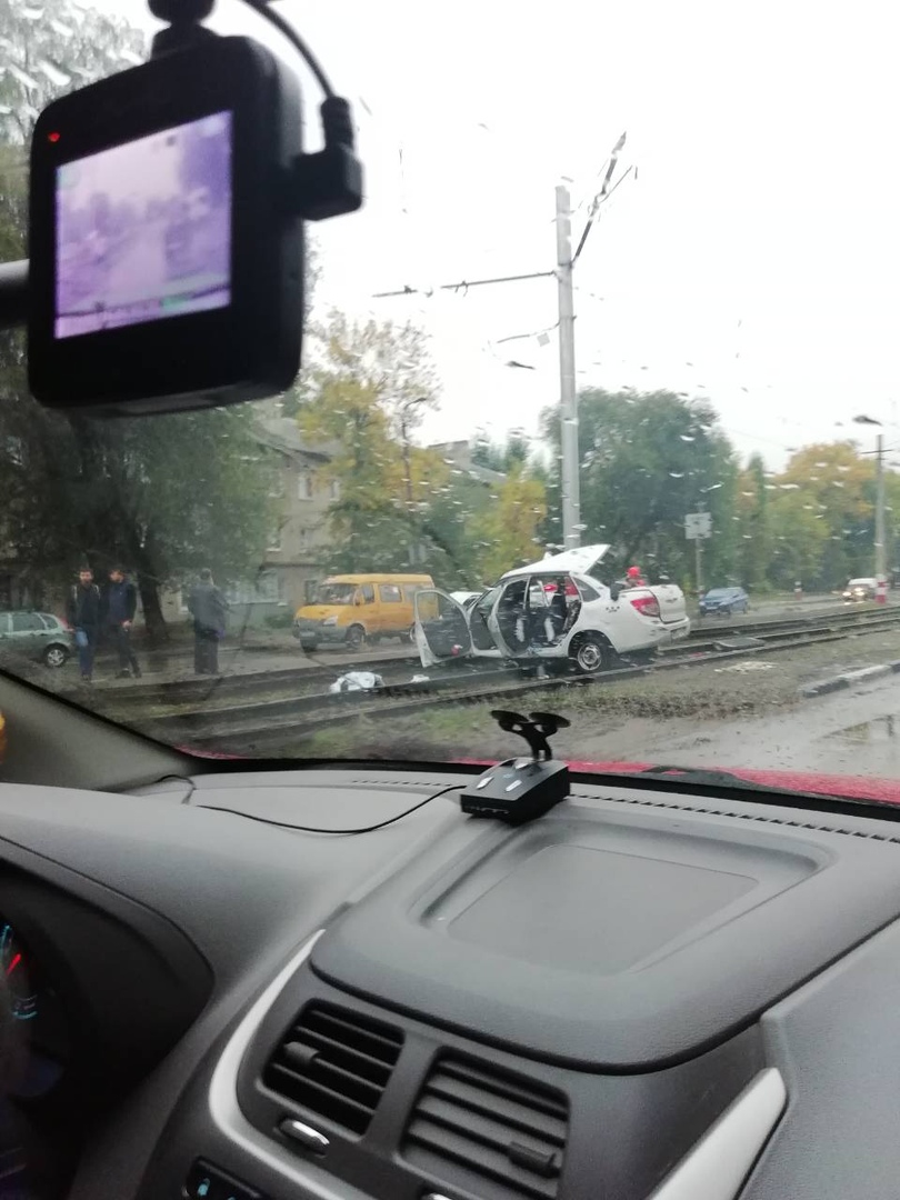 Водитель такси погиб в ДТП в Ульяновске Водитель такси погиб в ДТП в Ульяновске