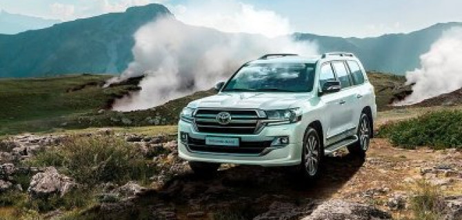Ваши места в салоне первого класса. Land Cruiser 200 Executive Lounge в Тойота Центр Волгоградский