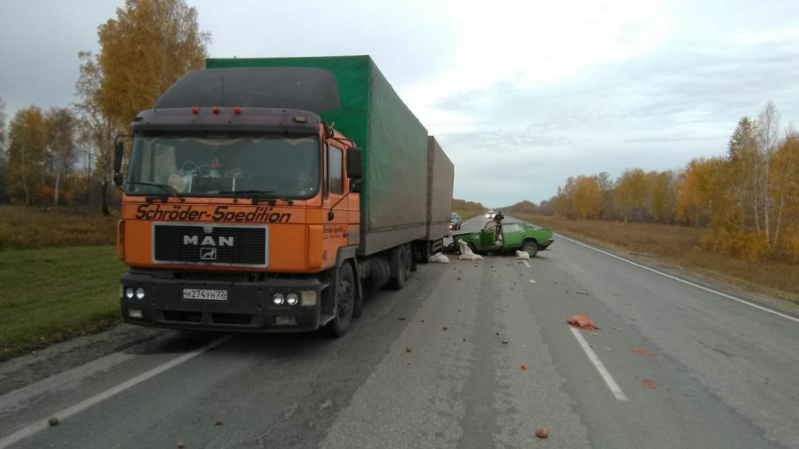 Два человека погибли в ДТП под Новосибирском Два человека погибли в ДТП под Новосибирском (1)