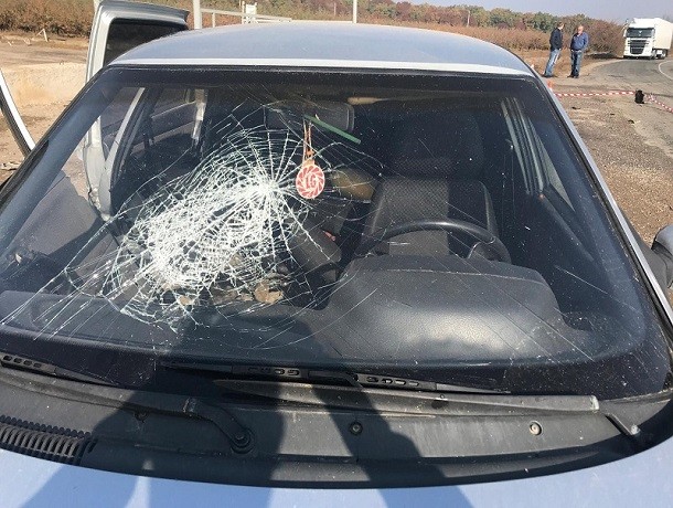 Девушка-водитель погибла в ДТП на Ставрополье, врезавшись в бетонный блок Девушка-водитель погибла в ДТП на Ставрополье, врезавшись в бетонный блок