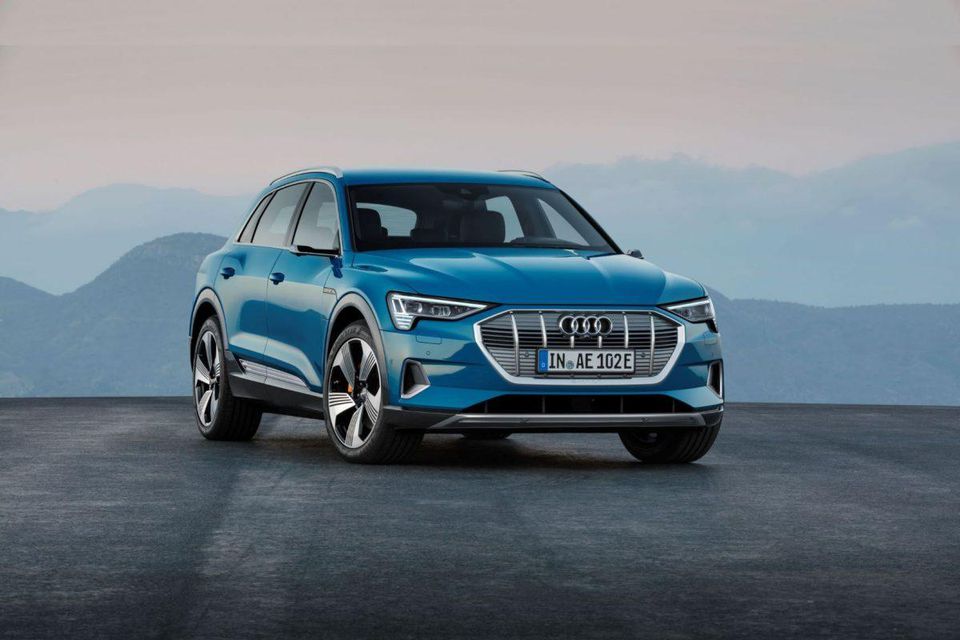 Audi e-Tron фото