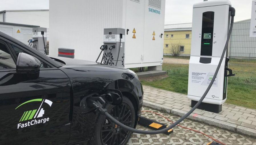 FastCharge Pumps Over 400 kW Of Juice Into Prototype Porsche