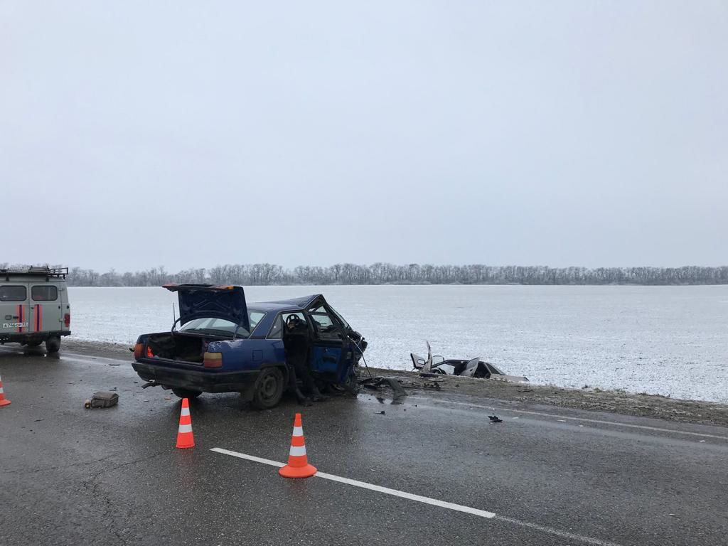 Два человека погибли в ДТП в Краснодарском крае Два человека погибли в ДТП в Краснодарском крае (2)