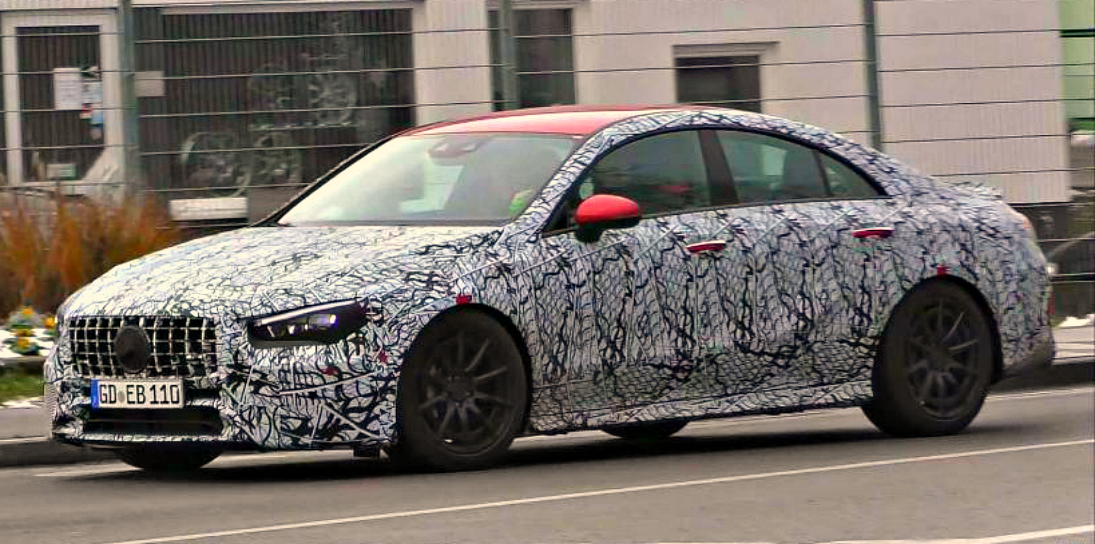 Обновлённые Mercedes-AMG CLA 35 и 45 начали дорожные испытания новый мерс