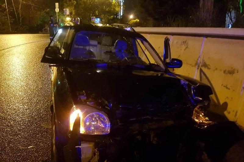 Три человека пострадали в ДТП в Сочи Три человека пострадали в ДТП в Сочи (1)