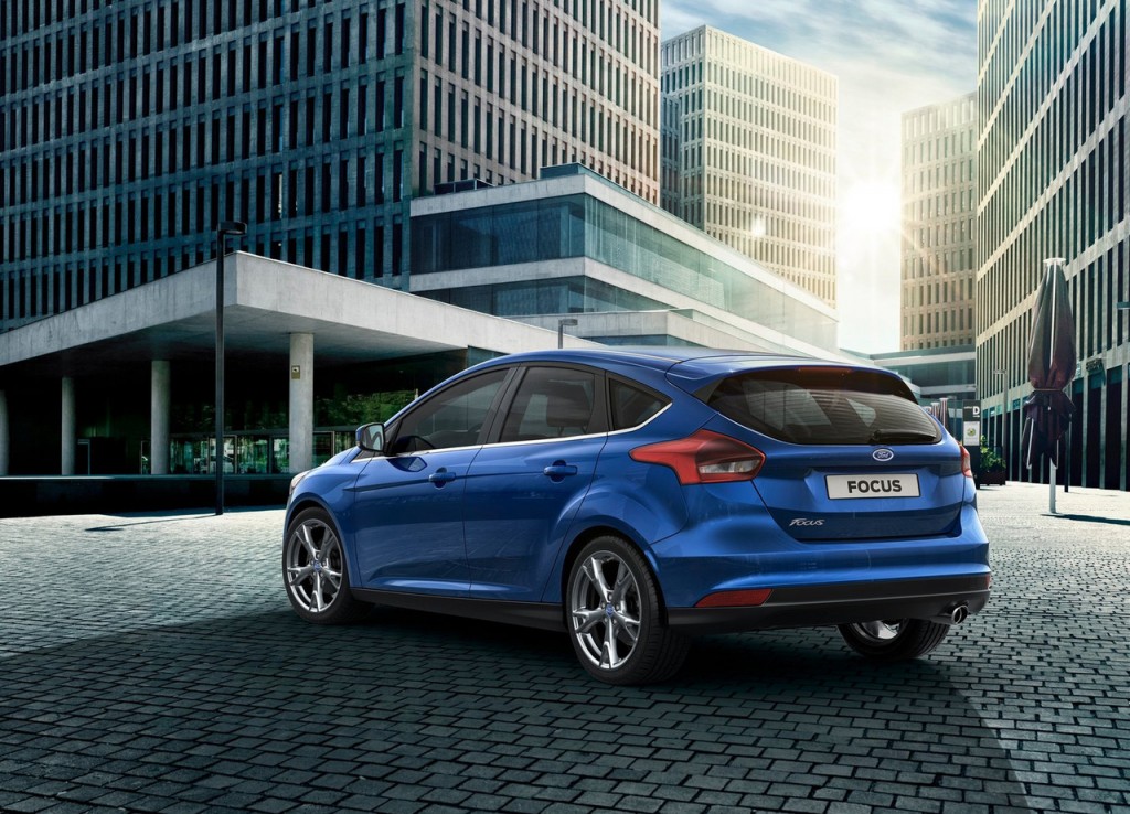 Ford Focus 3 - стоит ли откладывать покупку? Ford Focus 3 сзади