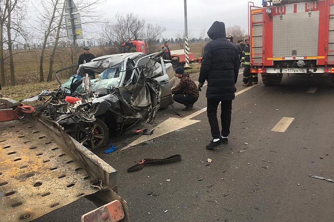 19-летний водитель погиб в ДТП с фурой в Краснодаре 19-летний водитель погиб в ДТП с фурой в Краснодаре (3)