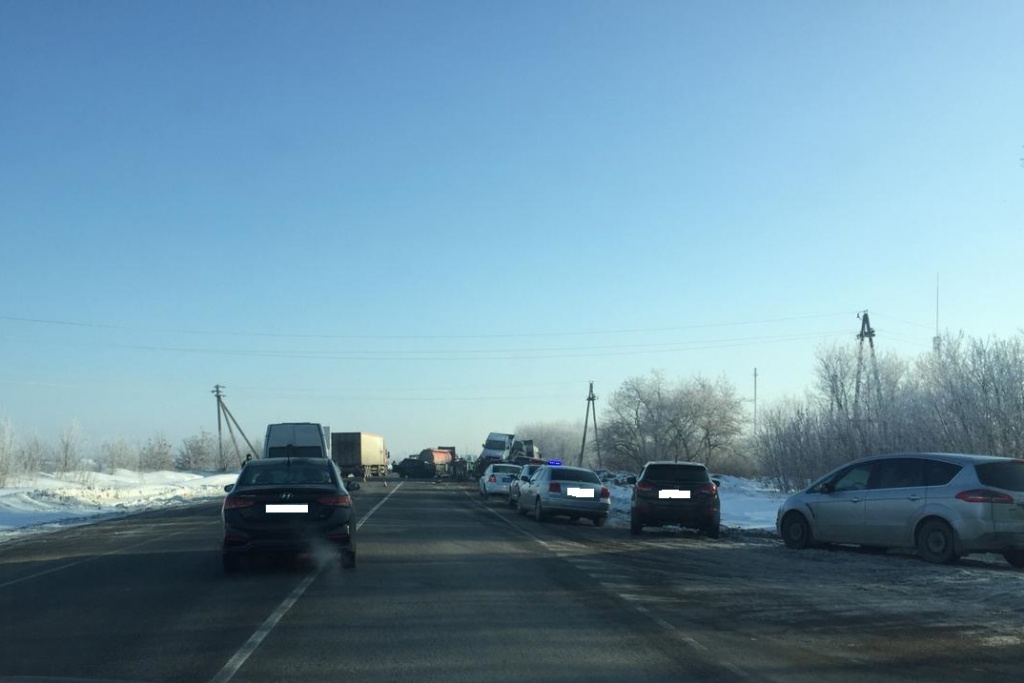 Мужчина и девушка погибли в массовом ДТП под Челябинском (1)