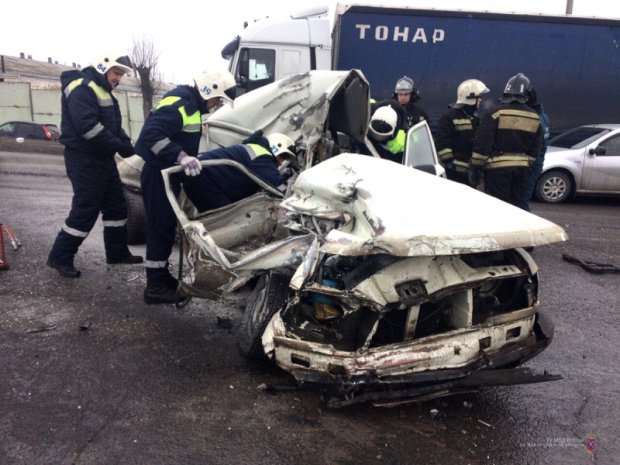 Два человека погибли в ДТП с фурой в Волгограде (1)