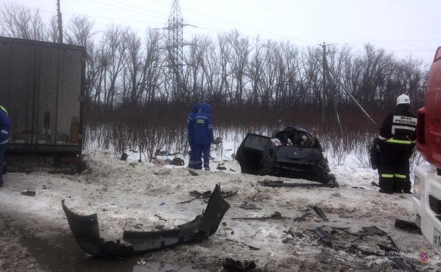 Пять человек погибли в ДТП в Волгоградской области Пять человек погибли в ДТП в Волгоградской области