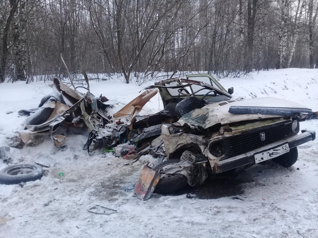 Два человека погибли в лобовом ДТП в Лысковском районе Два человека погибли в лобовом ДТП в Лысковском районе (2)