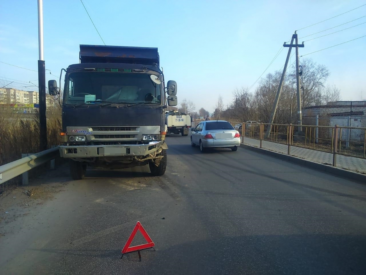 Женщина и двое детей пострадали в ДТП в Хабаровске (3)
