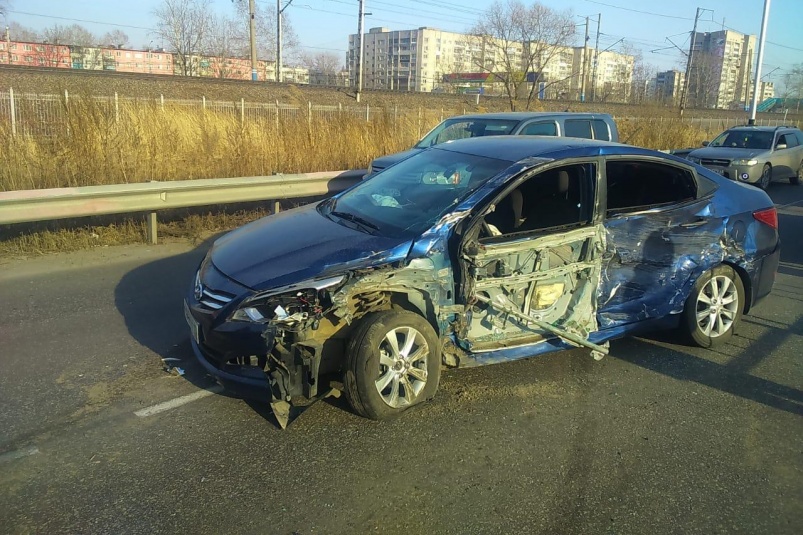 Женщина и двое детей пострадали в ДТП в Хабаровске (1)