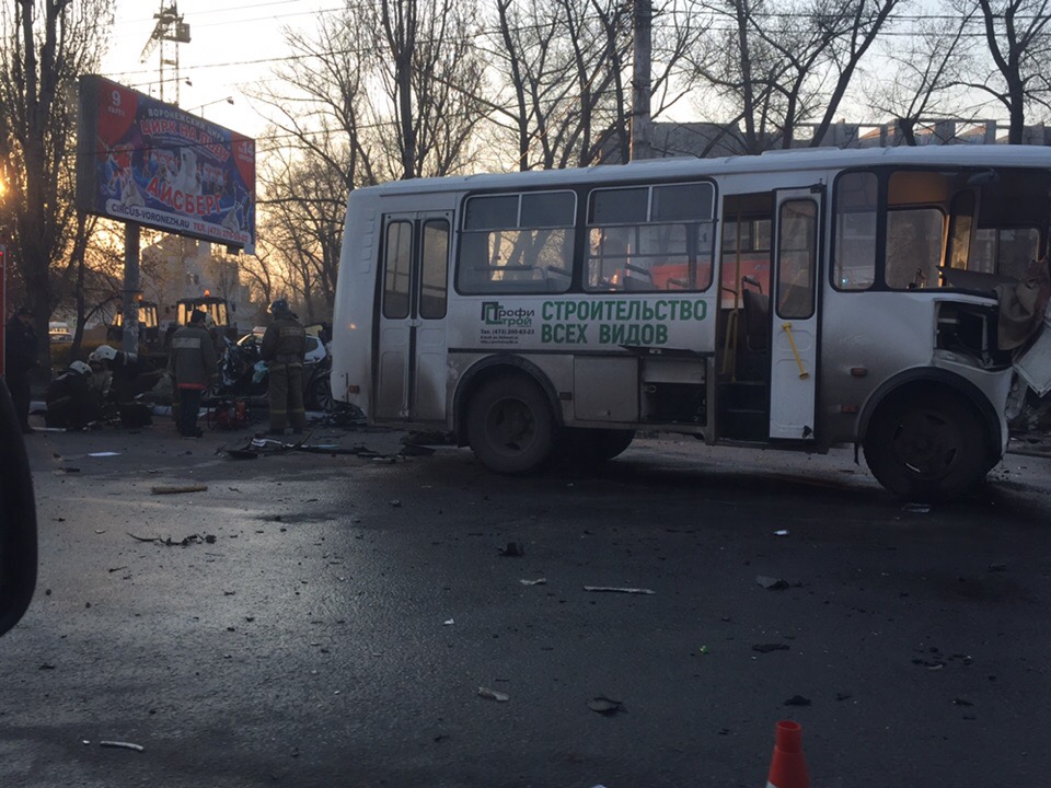 Четыре человека погибли в ДТП в Воронеже Четыре человека погибли в ДТП в Воронеже (2)