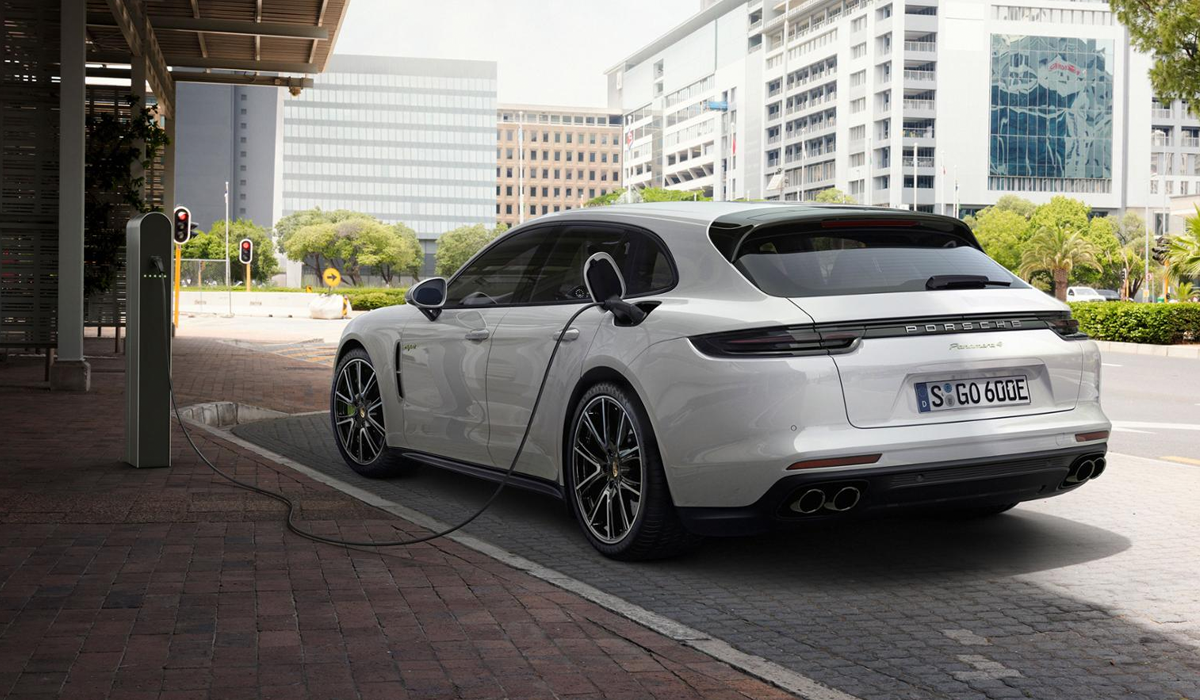 8_panamera sport turismo turbo s e-hybrid