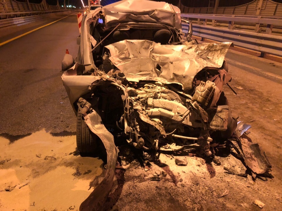 На ЗСД водитель иномарки погиб, врезавшись в уборочную технику  (1)