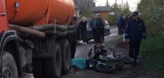 Подросток на мотоцикле погиб в ДТП с КамАЗом под Саратовом