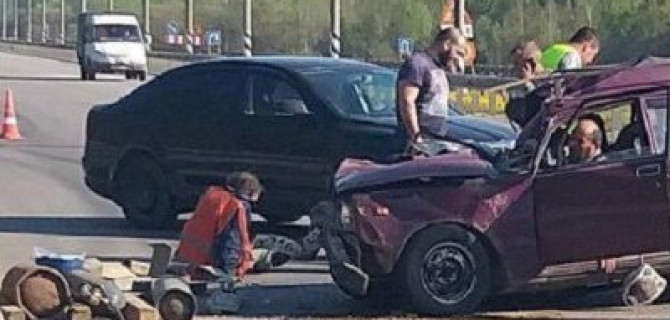 Под Серпуховом машина сбила пятерых дорожных рабочих – двое погибли