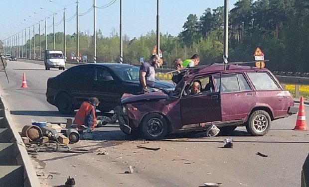 Под Серпуховом машина сбила пятерых дорожных рабочих – двое погибли Под Серпуховом машина сбила пятерых дорожных рабочих – двое погибли