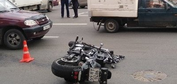 Мотоциклист пострадал в ДТП в Твери