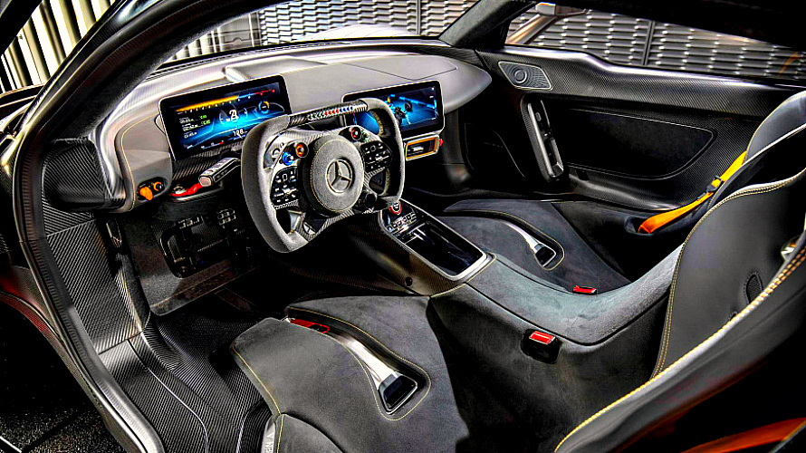 Старт производства Mercedes-AMG One отложен и амг 3
