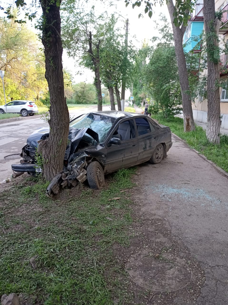 Группа подростков разбилась в ДТП в Астраханской области Группа подростков разбилась в ДТП в Астраханской области (2)