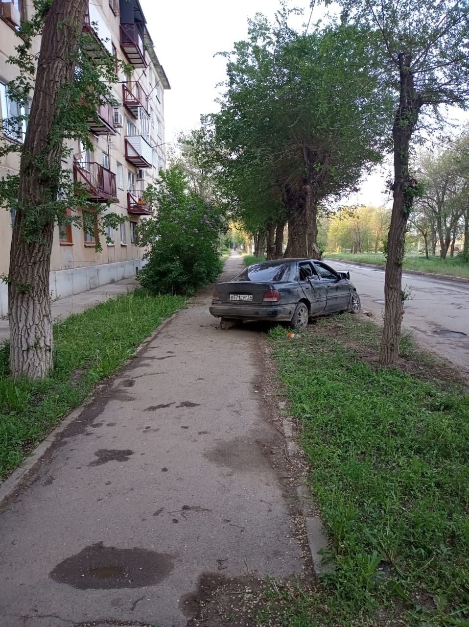 Группа подростков разбилась в ДТП в Астраханской области Группа подростков разбилась в ДТП в Астраханской области (3)