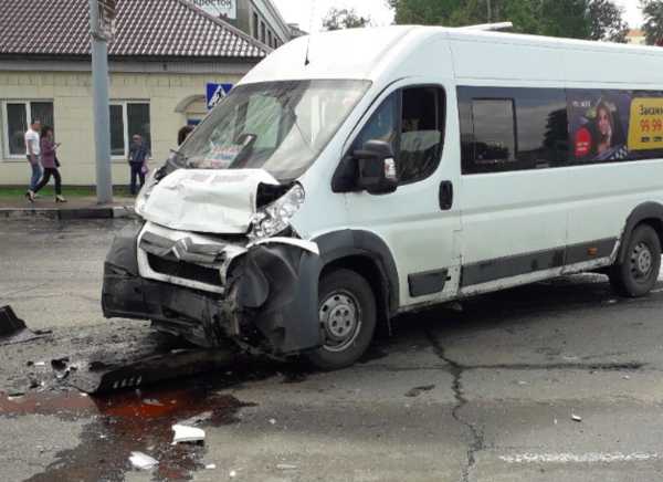 Девочка пострадала в ДТП с маршруткой в Брянске Девочка пострадала в ДТП с маршруткой в Брянске (1)