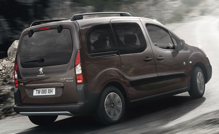 Топ-5 семиместных автомобилей с лимитом в 2 миллиона рублей 3 Peugeot Partner Tepee