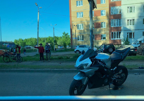 В Сыктывкаре в ДТП пострадал 18-летний мотоциклист В Сыктывкаре в ДТП пострадал 18-летний мотоциклист