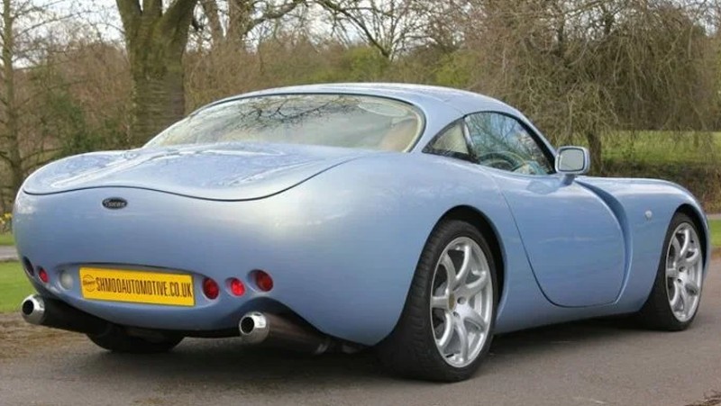 Топ-10 самых необычных и неожиданных автомобильных опций 6 кнопки вместо ручек дверей