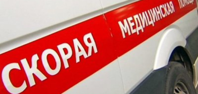 В Челябинске автомобиль сбил четырех человек на тротуаре
