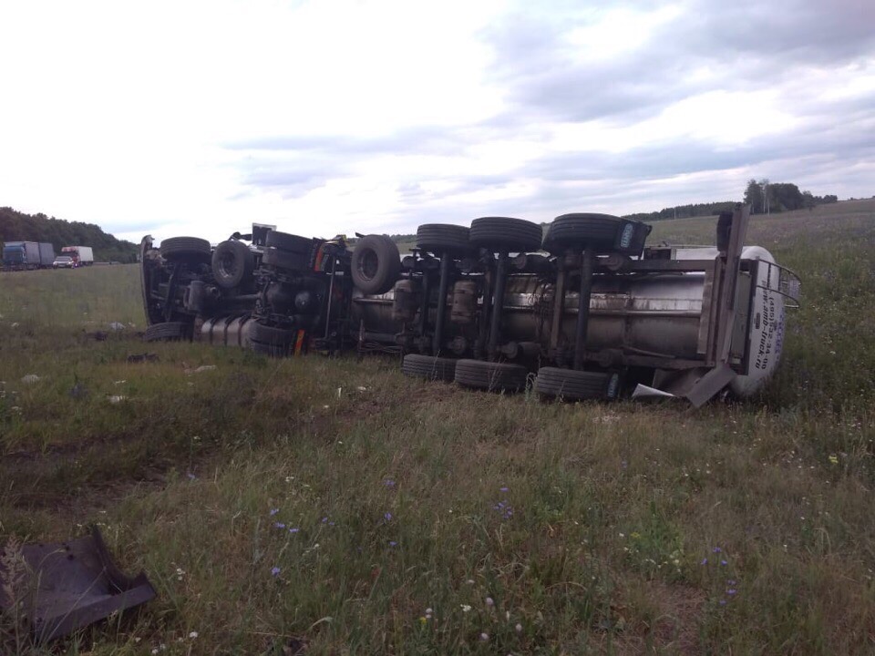 Два человека погибли в ДТП с автовозом в Пензенской области (3)