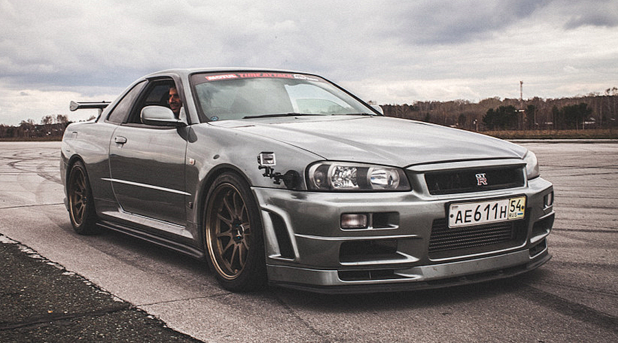 3 Nissan Skyline